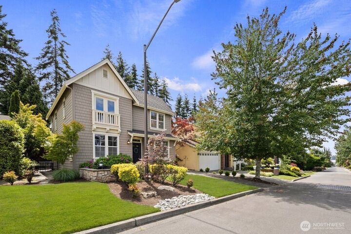 Property Photo:  533  3rd Avenue S  WA 98033 