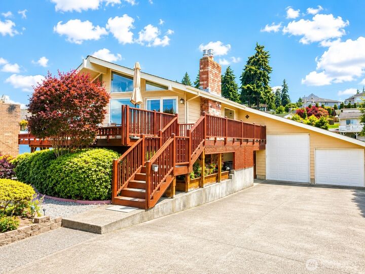 Property Photo: 29816 2nd Avenue SW WA 98023