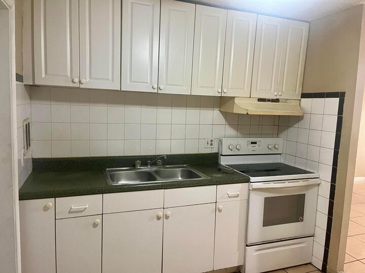 Property Photo: 850 E Commercial Boulevard 223C FL 33334