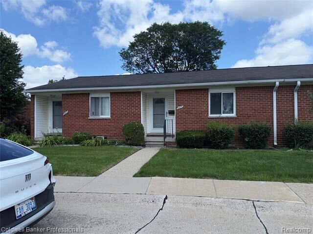 Property Photo: 8689 Sterling Street MI 48015