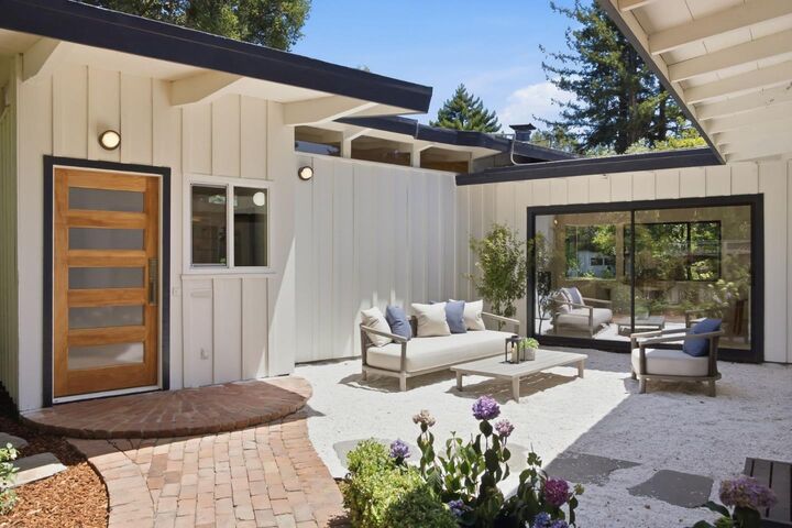 Property Photo: 65 Kirby Place CA 94301