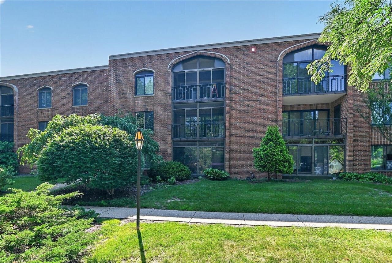 Property Photo:  325 S Yellowstone Drive 227  WI 53705 