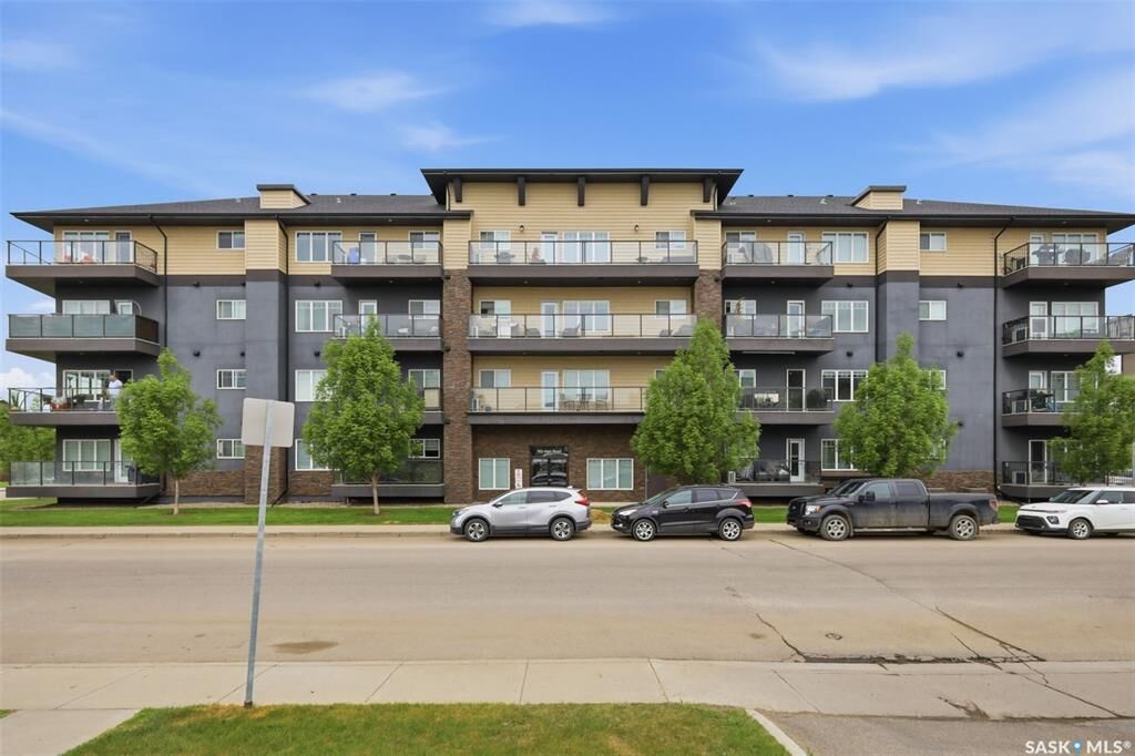 Property Photo:  702 Hart Road 202  SK S7M 4P4 