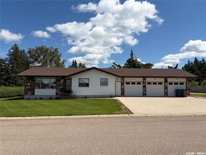 Property Photo:  201 1st Street  SK S0A 1W0 