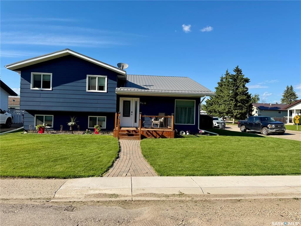 Property Photo:  219 4th Avenue E  SK S0J 2M0 