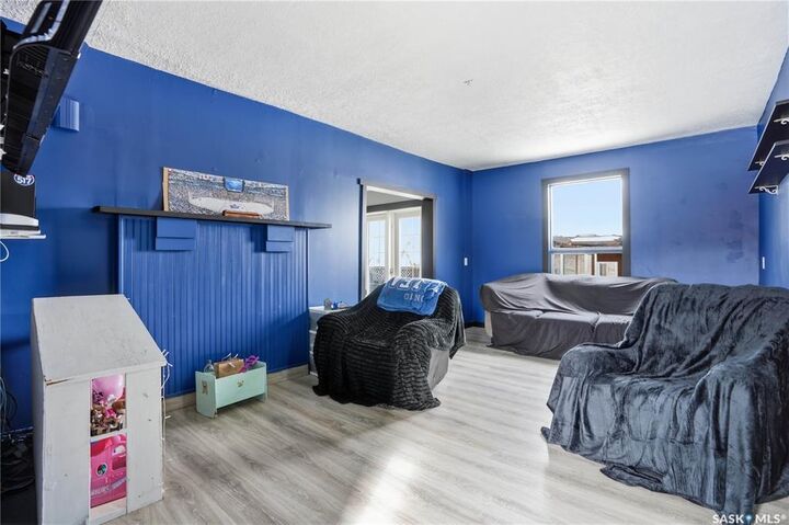 Property Photo:  211 Martin Street  SK S0C 2C0 