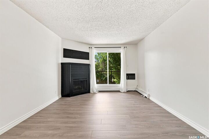 Property Photo: 4040 8th Street E 312B SK S7H 5L4