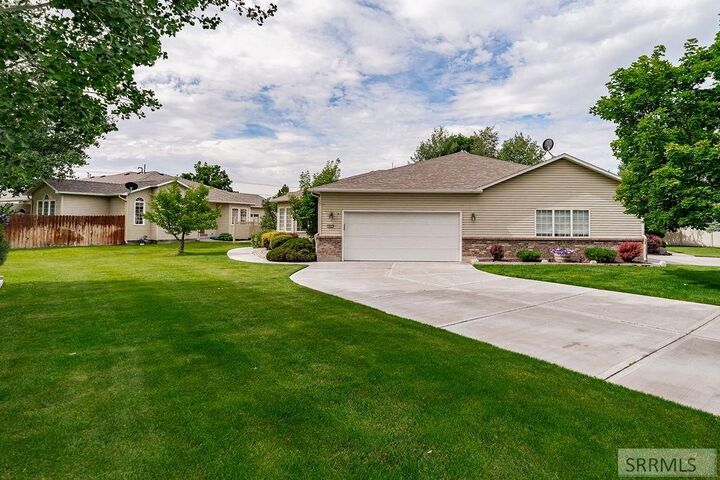 Property Photo:  960 Escalante Avenue  ID 83404 