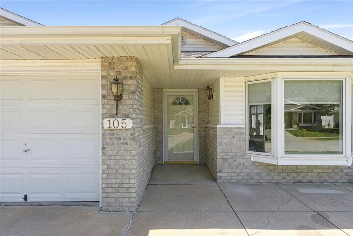 Property Photo:  105 E Deer Lane  NE 68048 