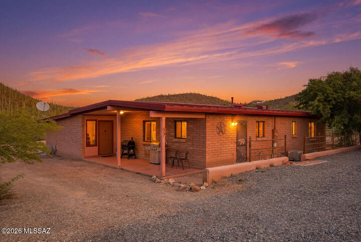 Property Photo: 2500 W Irvington Place AZ 85746