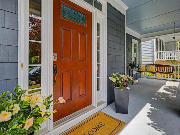 Property Photo:  913 Edgewater Circle  NC 27516 