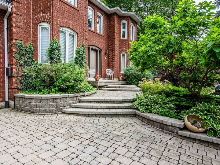 Property Photo:  68 Alana Drive  ON L4N 7K8 