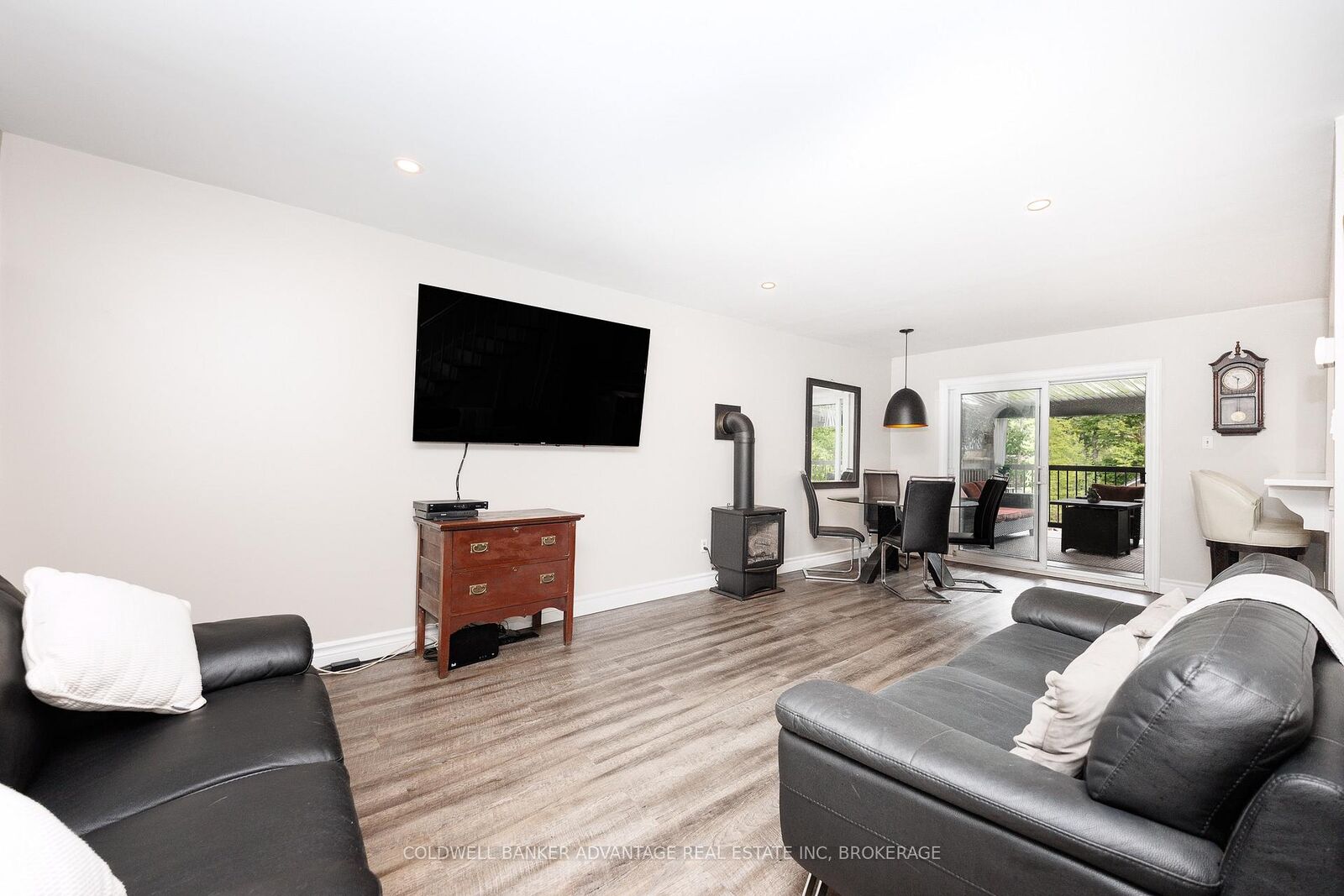 Photo de la propriété:  10448 Lakeshore Road W  ON L3K 5V4 