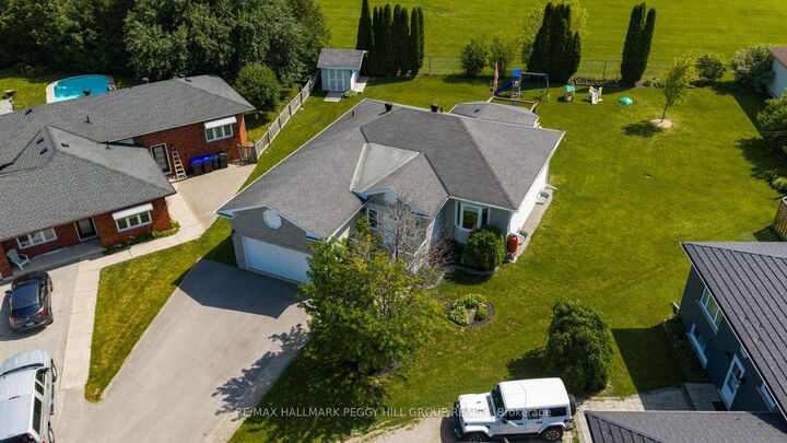 Property Photo: 5 Allan Court ON L0L 1P0