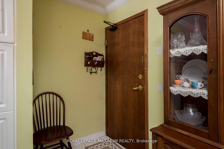 Property Photo: 2506 Rutherford Road 408 ON L4K 5N4