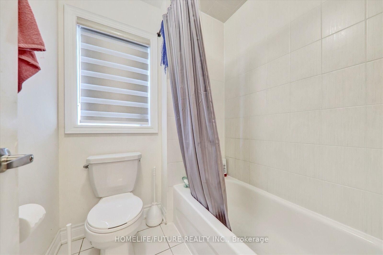 Property Photo: 70 Mohandas Drive ON L3S 0E4