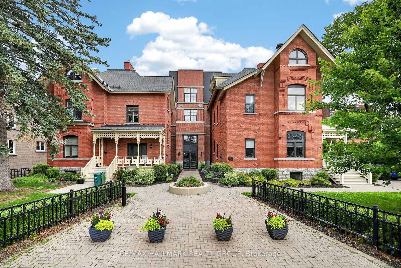 Property Photo:  419 Laurier Avenue E 101  ON K1N 6R4 