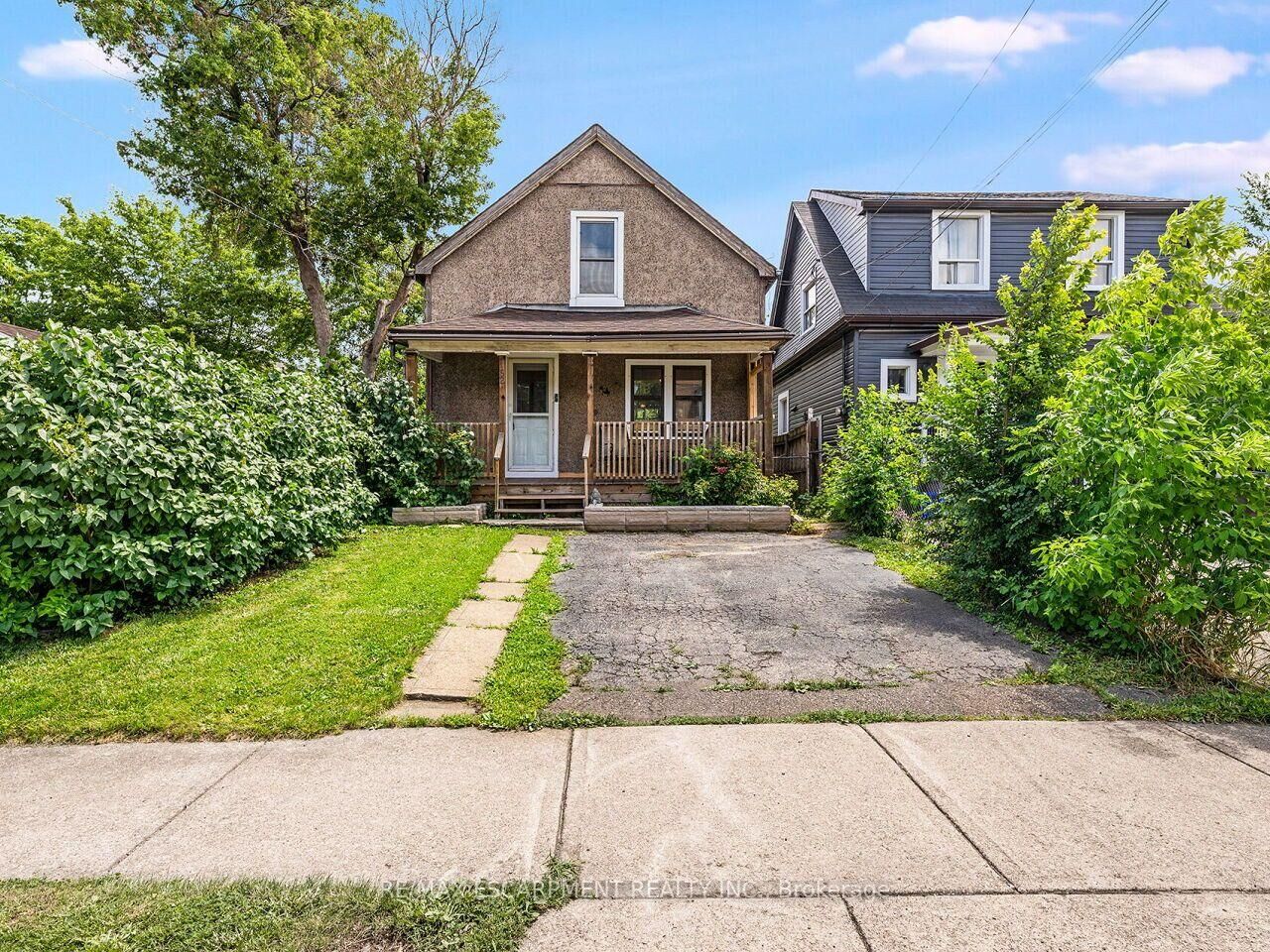 Property Photo: 52 Stapleton Avenue N ON L8H 3N5