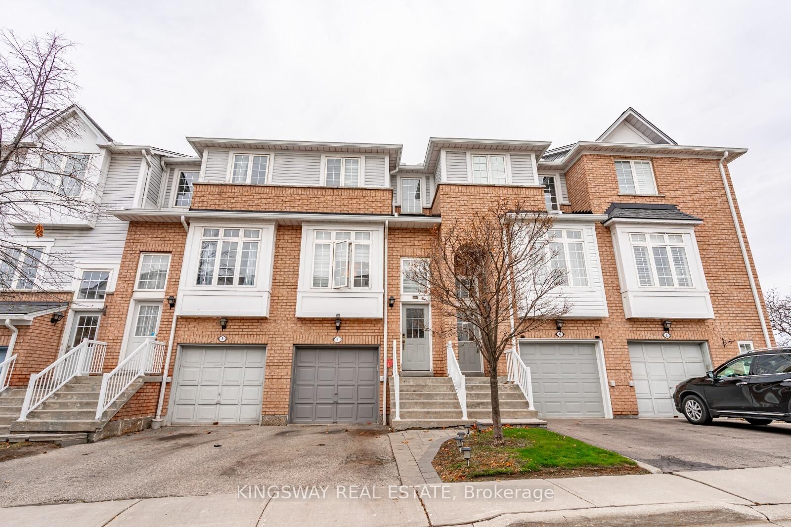 Property Photo:  280 Hillcrest Avenue 6  ON L5B 4L3 