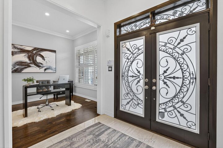 Property Photo: 27 Drew Brown Boulevard ON L9W 6Z4