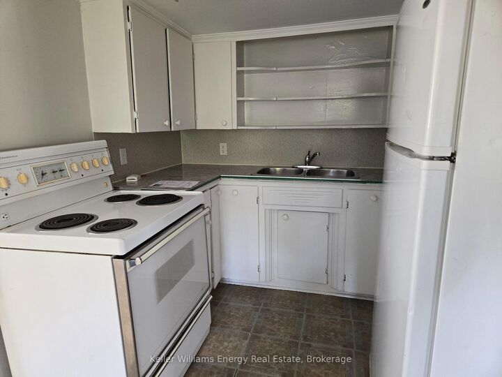 Property Photo: 86 Brock Street E #3 ON L1G 1S1