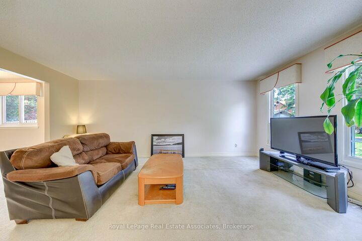 Property Photo: 30 Marlow Place ON L6S 2X3