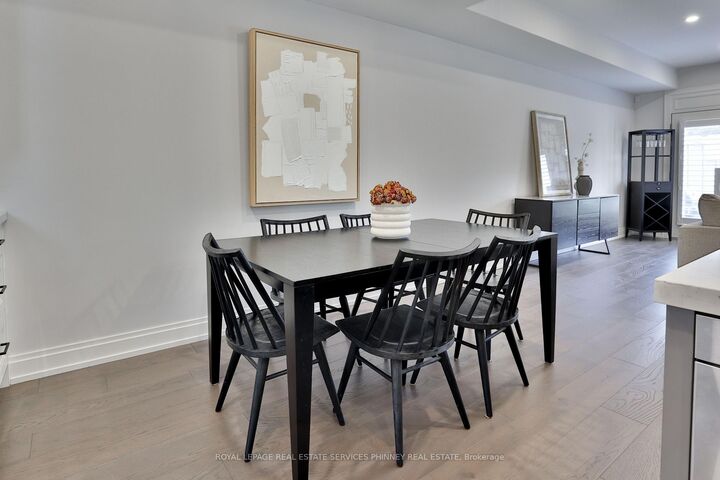 Property Photo: 6 Iroquois Avenue ON L5G 1M6