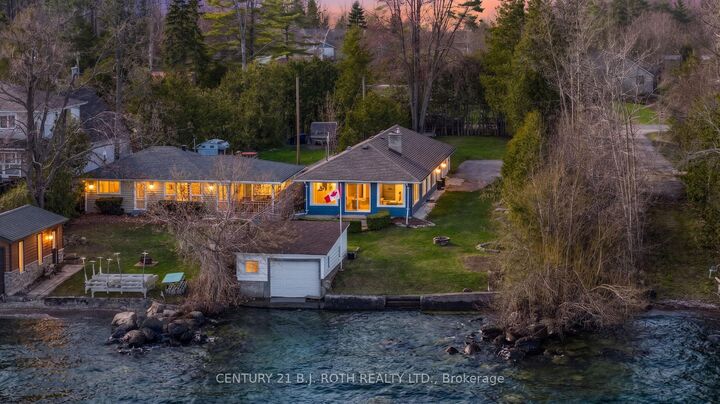 49 Lakeshore Road E — photo 1