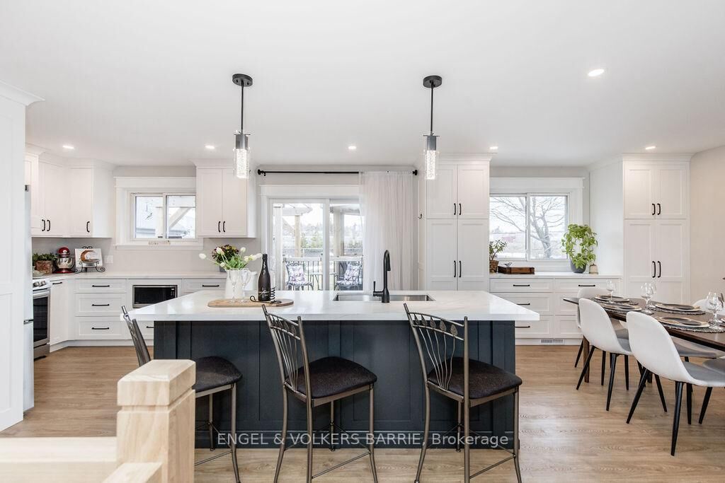 Property Photo: 68 Ottaway Avenue ON L4M 2X2