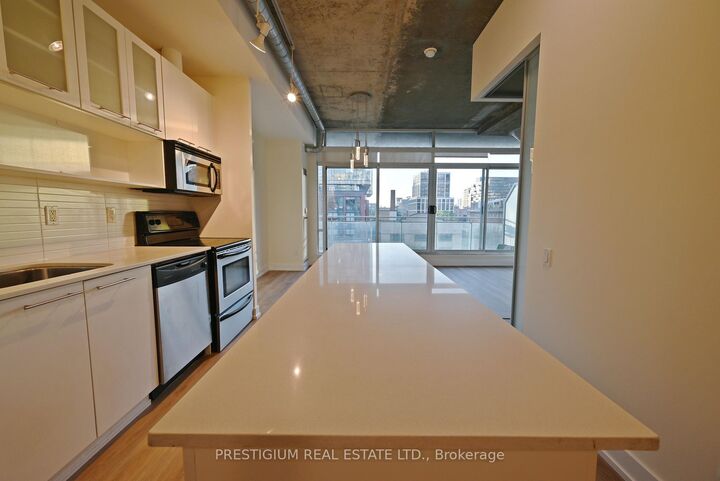 Property Photo: 66 Portland Street 611 ON M5V 2M6