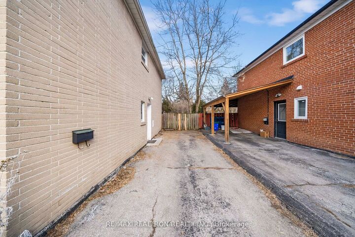 Property Photo:  217 Altamira Road Basement  ON L4C 4C9 