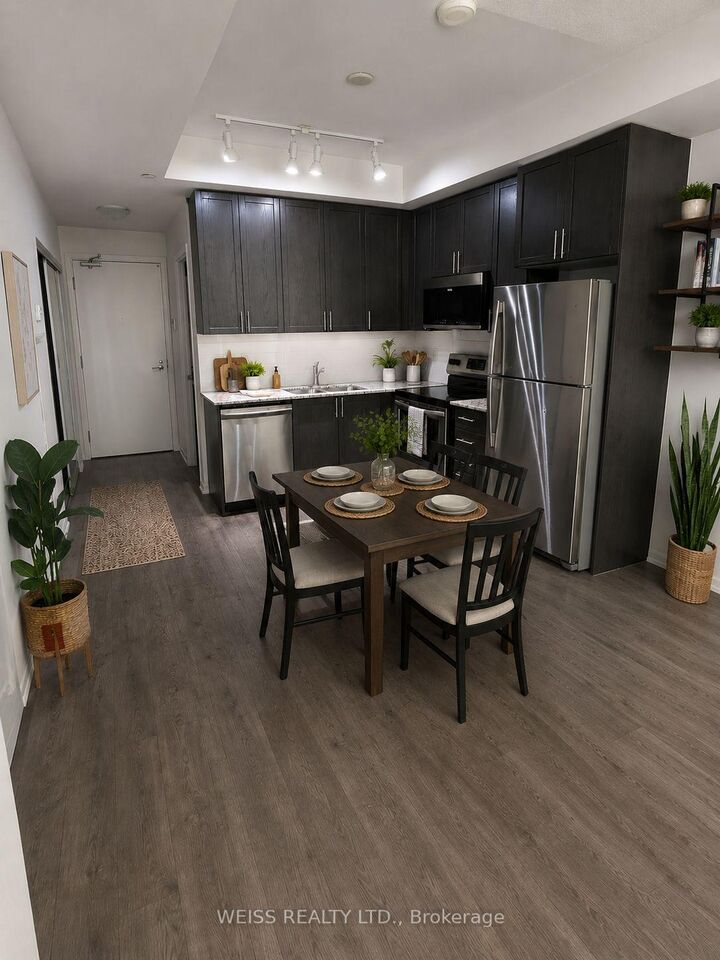 Property Photo:  3091 Dufferin Street 639  ON M6A 0C4 