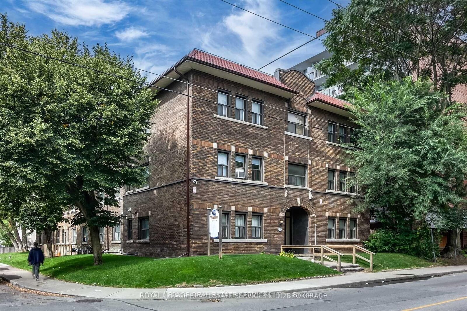Photo de la propriété:  120 Vaughan Road 20  ON M6C 2M2 