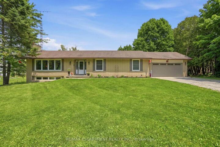 318 Freelton Road — photo 1