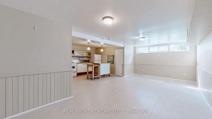 Property Photo:  351 Taylor Mills Drive N  ON L4C 2T8 