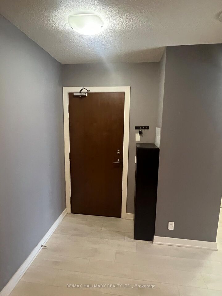 Property Photo: 2220 Lakeshore Boulevard W 1205 ON M8V 0C1