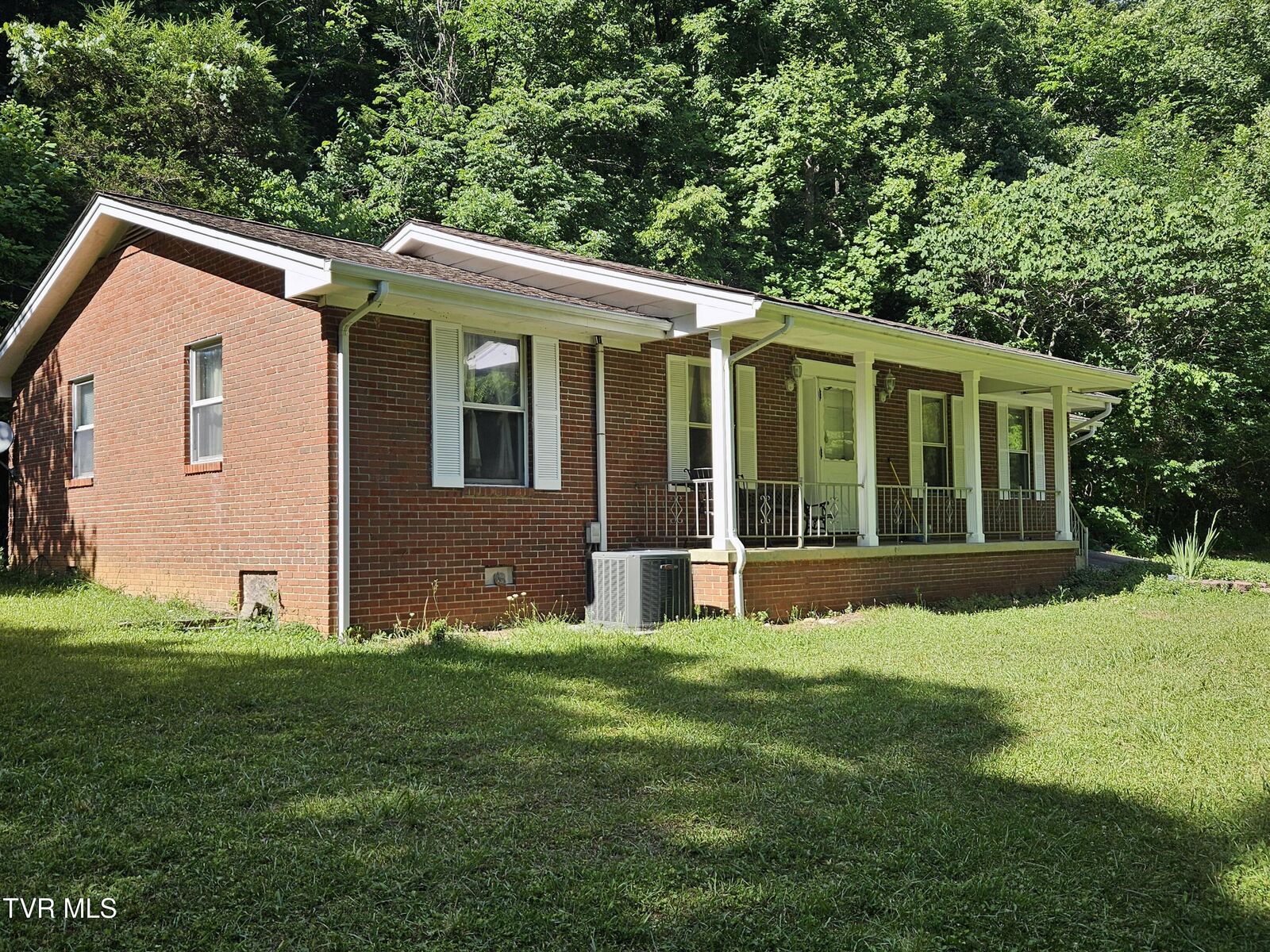 Property Photo: 19370 US Highway 23 VA 24244