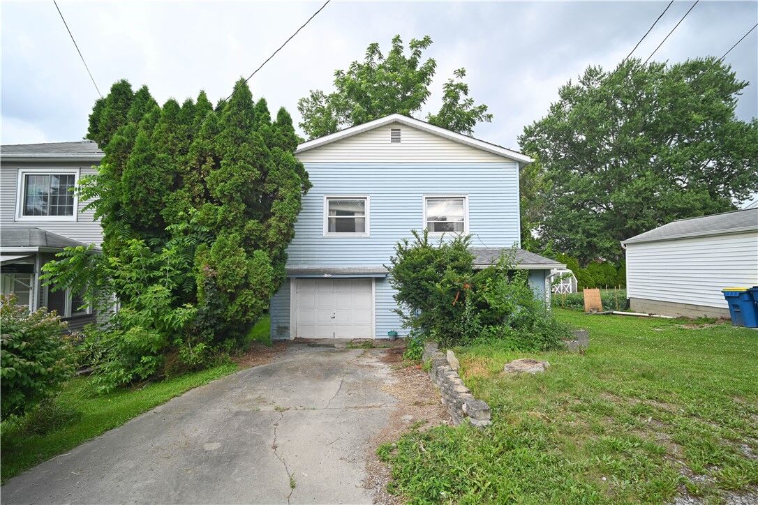 Property Photo: 1115 Roosevelt St PA 16101