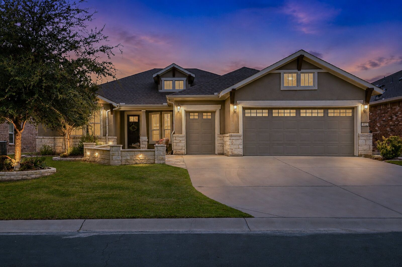 Property Photo: 402 Old Blue Mountain Lane TX 78633