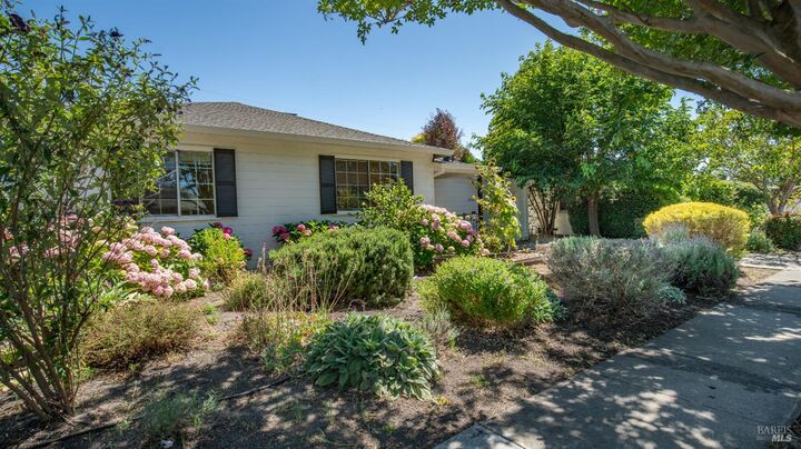 Property Photo:  2820 Village Side Drive  CA 95405 