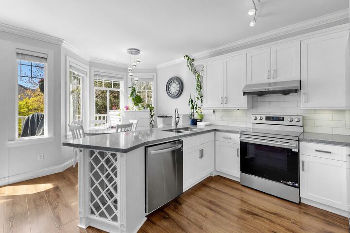 Property Photo:  7500 Cumberland Street 18  BC V3N 4Z9 