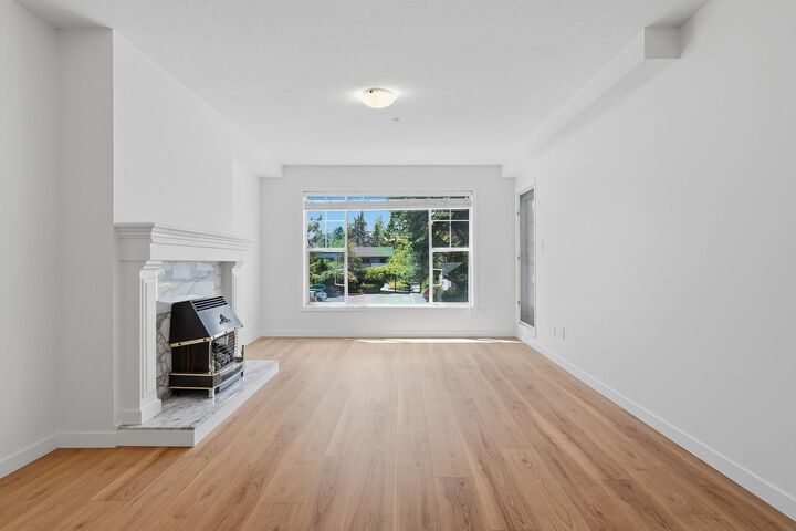 Property Photo: 1150 54A Street 201 BC V4M 4B5