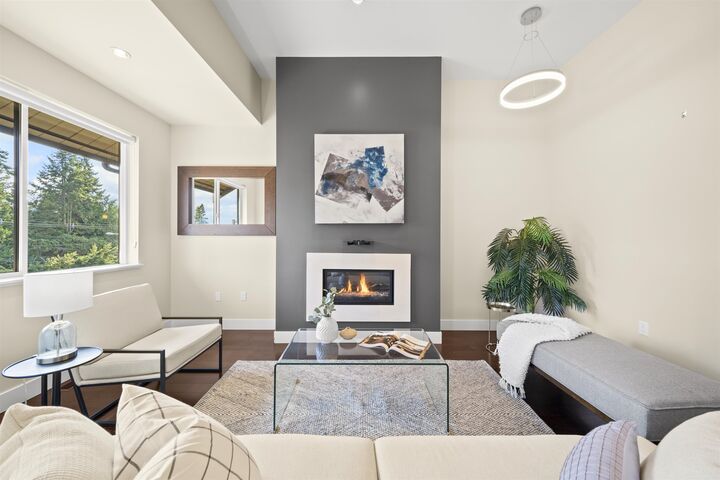 Property Photo: 13585 16 Avenue 209 BC V4A 1P6