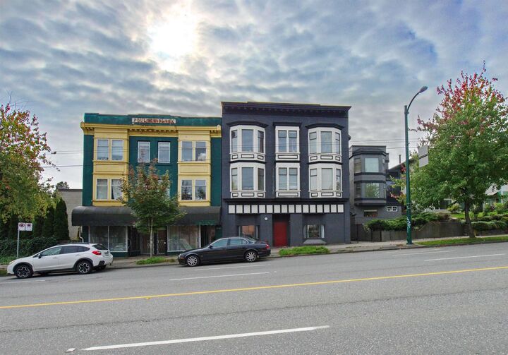 862 E Broadway 2 — photo 1