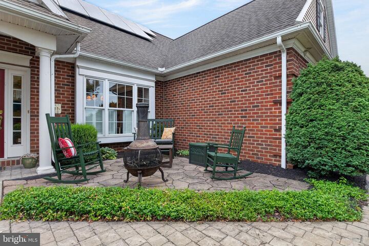 Property Photo: 804 Shore Landing Dr PA 17046