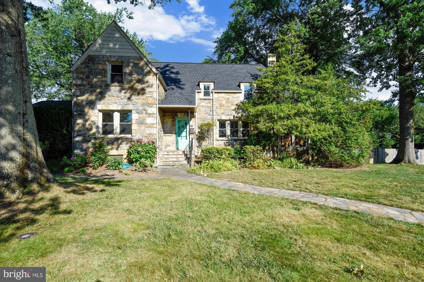 Property Photo:  400 Meadow Lane  VA 22042 