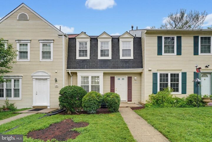 Property Photo:  1022 Copperstone Court  MD 20852 