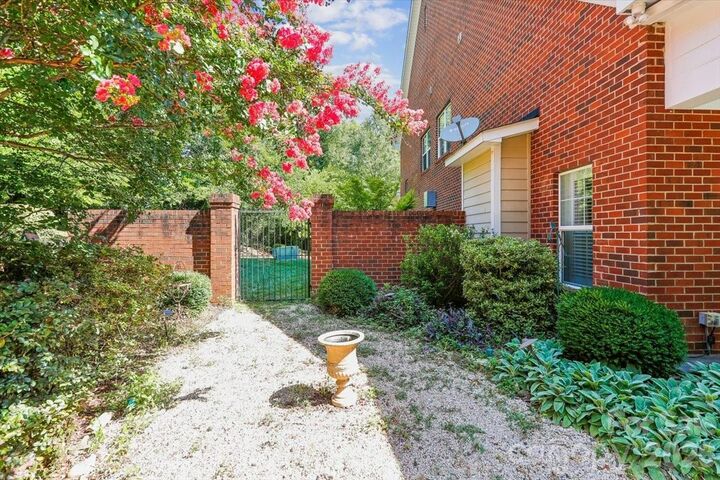 Property Photo:  5125 Pansley Drive  NC 28226 
