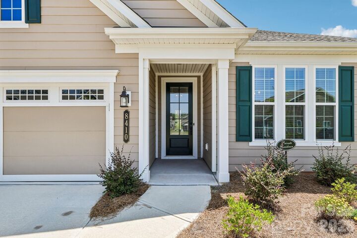 Property Photo: 8410 Profit Lane NC 28215