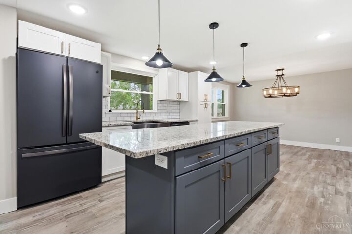 Property Photo: 124 Lynnview Drive OH 45040